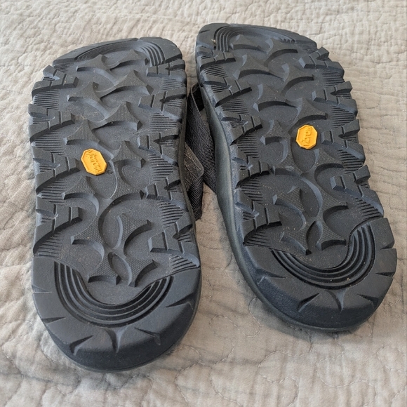 Merrell Gray Flip Flops - Picture 5 of 7